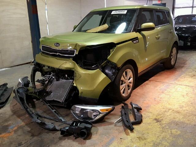 KNDJP3A52F7759017 - 2015 KIA SOUL + GREEN photo 2