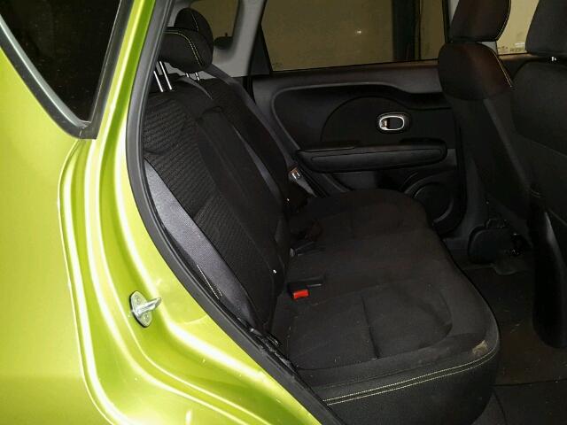 KNDJP3A52F7759017 - 2015 KIA SOUL + GREEN photo 6