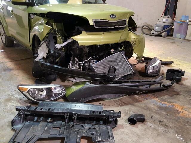 KNDJP3A52F7759017 - 2015 KIA SOUL + GREEN photo 9