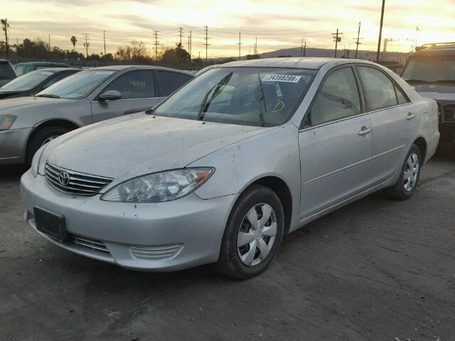 4T1BE32K76U654114 - 2006 TOYOTA CAMRY LE SILVER photo 2