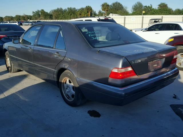 WDBGA43G1XA430599 - 1999 MERCEDES-BENZ S 420 GRAY photo 3