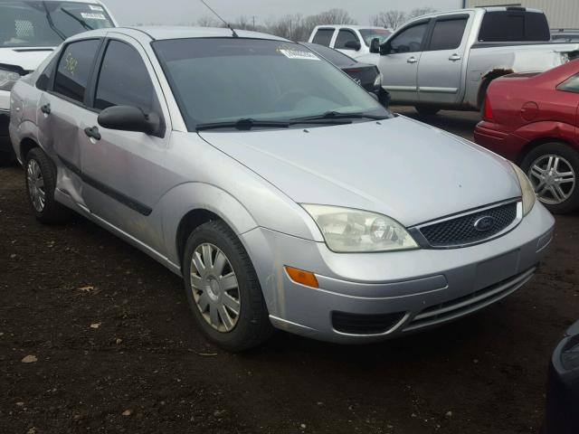 1FAFP34N75W129456 - 2005 FORD FOCUS ZX4 SILVER photo 1