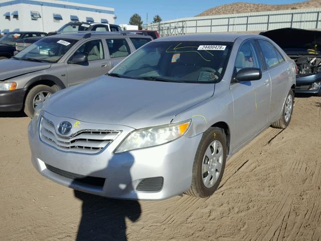 4T1BK3EK3BU628463 - 2011 TOYOTA CAMRY SE SILVER photo 2