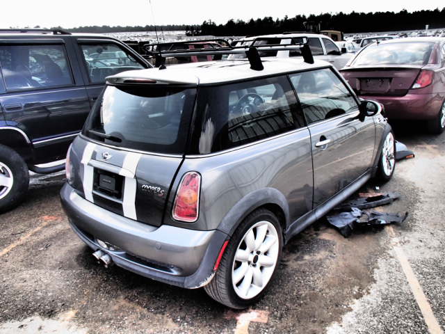 WMWRE33402TD51209 - 2002 MINI COOPER S GRAY photo 4