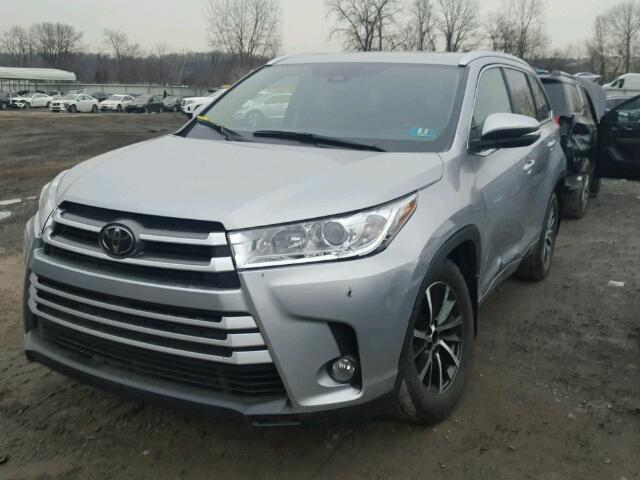 5TDJZRFH5HS461716 - 2017 TOYOTA HIGHLANDER GRAY photo 2