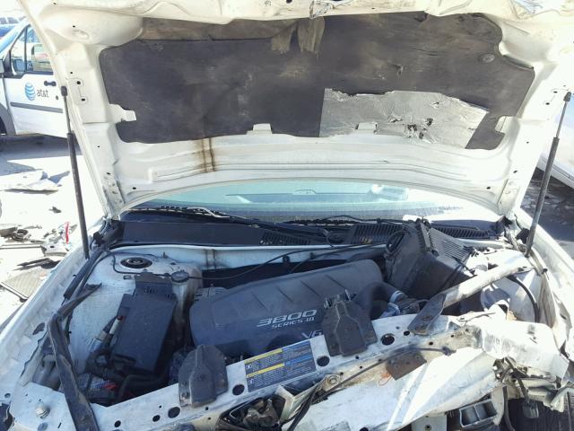 2G4WC532751245798 - 2005 BUICK LACROSSE C WHITE photo 7