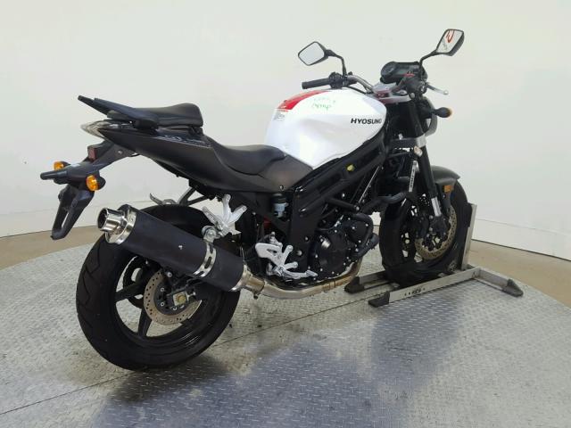 KM4MP5728G1200238 - 2016 HYOSUNG GT650 WHITE photo 8