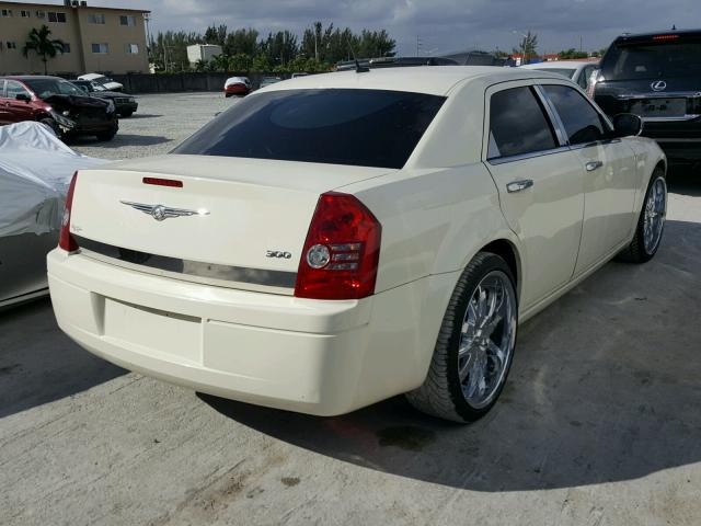 2C3KA43R68H187859 - 2008 CHRYSLER 300 LX CREAM photo 4