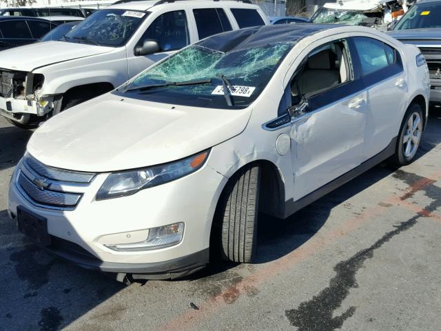 1G1RD6E41BU102518 - 2011 CHEVROLET VOLT WHITE photo 2