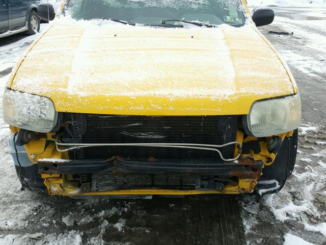 1FMYU04132KA65602 - 2002 FORD ESCAPE XLT YELLOW photo 9