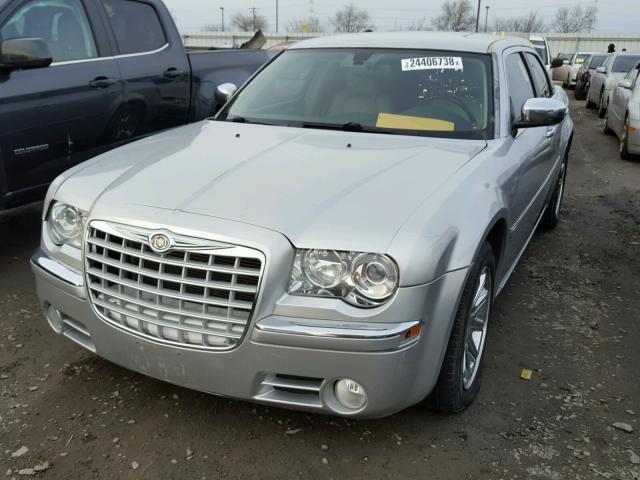 2C3JA63H95H172282 - 2005 CHRYSLER 300C SILVER photo 2