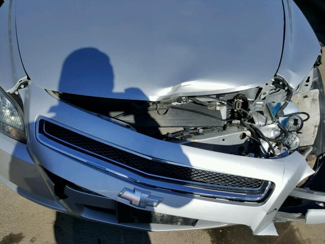 1G1ZC5E0XCF128518 - 2012 CHEVROLET MALIBU 1LT 银色 照片 9