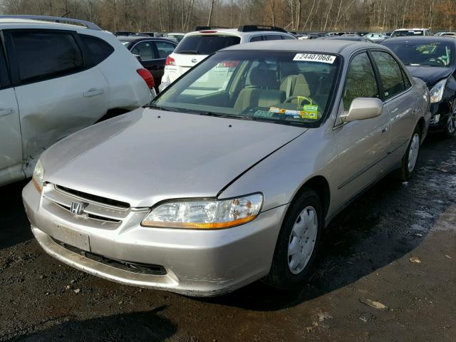 JHMCG6652XC002709 - 1999 HONDA ACCORD LX WHITE photo 2