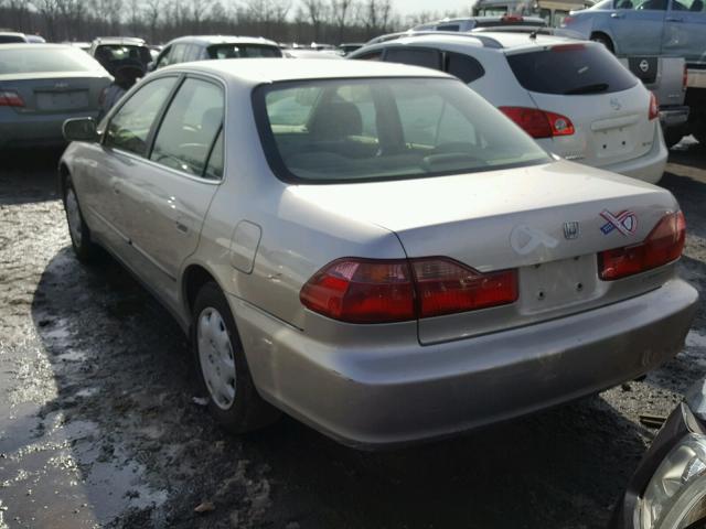 JHMCG6652XC002709 - 1999 HONDA ACCORD LX WHITE photo 3