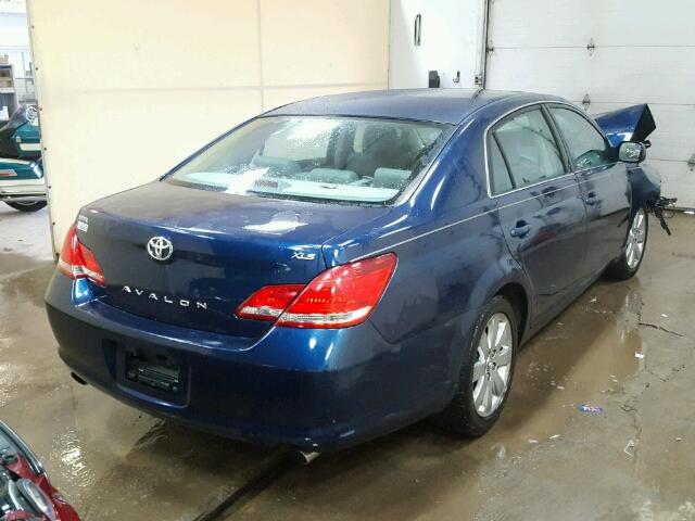 4T1BK36B37U228070 - 2007 TOYOTA AVALON XL BLUE photo 4