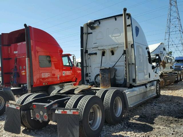 1FUJGLDRXCLBC3034 - 2012 FREIGHTLINER CASCADIA 1 WHITE photo 4