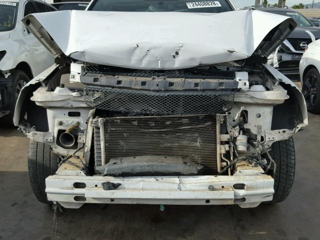 2CNDL73F856077260 - 2005 CHEVROLET EQUINOX LT WHITE photo 9