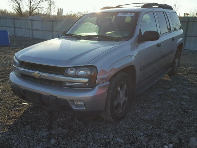 1GNET16S246224246 - 2004 CHEVROLET TRAILBLAZE SILVER photo 2