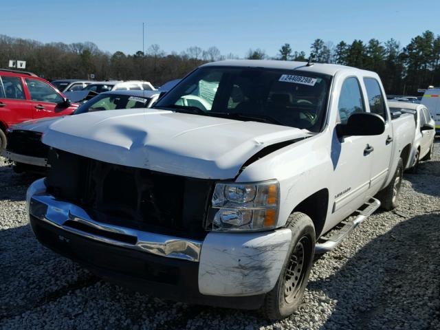 3GCPCSEA7BG373327 - 2011 CHEVROLET SILVERADO WHITE photo 2