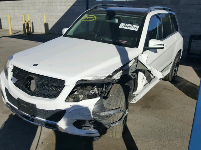 WDCGG5HB4DG049691 - 2013 MERCEDES-BENZ GLK 350 WHITE photo 2