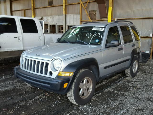 1J4GK48K86W174193 - 2006 JEEP LIBERTY SP SILVER photo 2