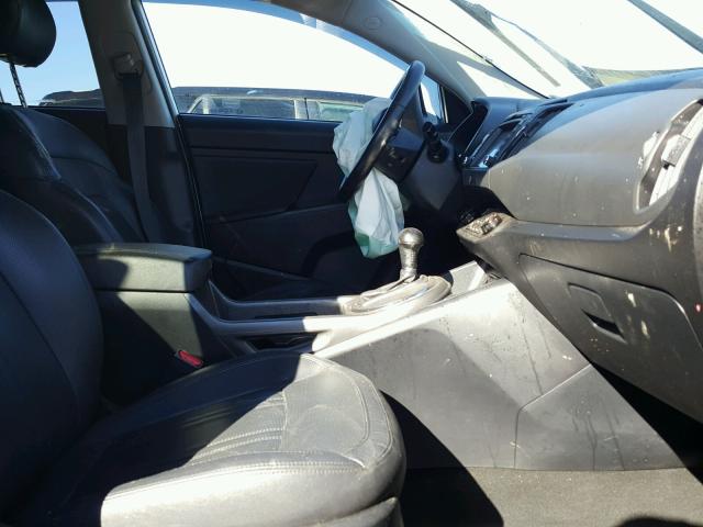 KNDPC3A63B7167523 - 2011 KIA SPORTAGE E SILVER photo 5