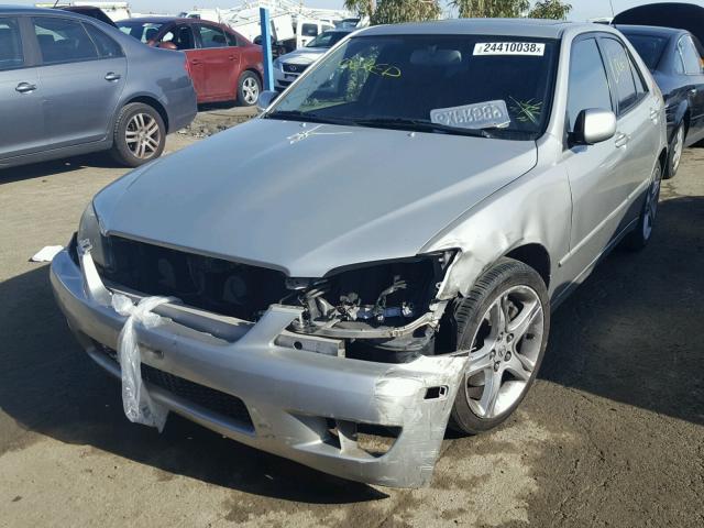 JTHBD192550100415 - 2005 LEXUS IS 300 SILVER photo 2