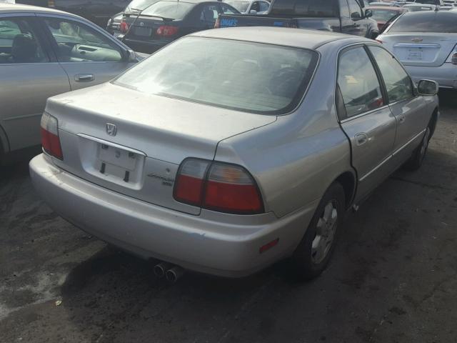 1HGCE6676TA022512 - 1996 HONDA ACCORD EX GOLD photo 4