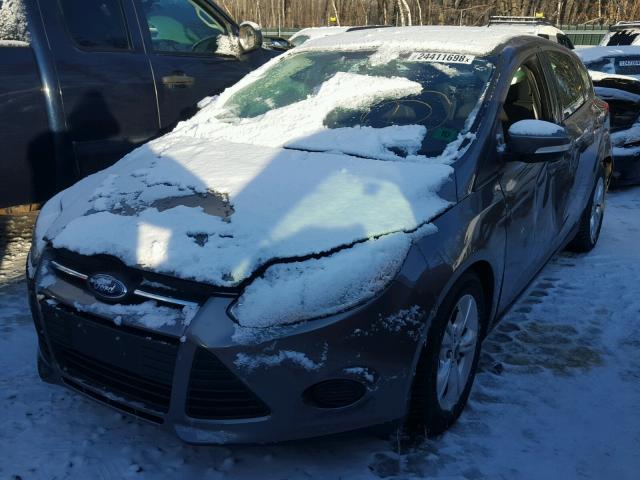 1FADP3K2XEL114290 - 2014 FORD FOCUS SE GRAY photo 2