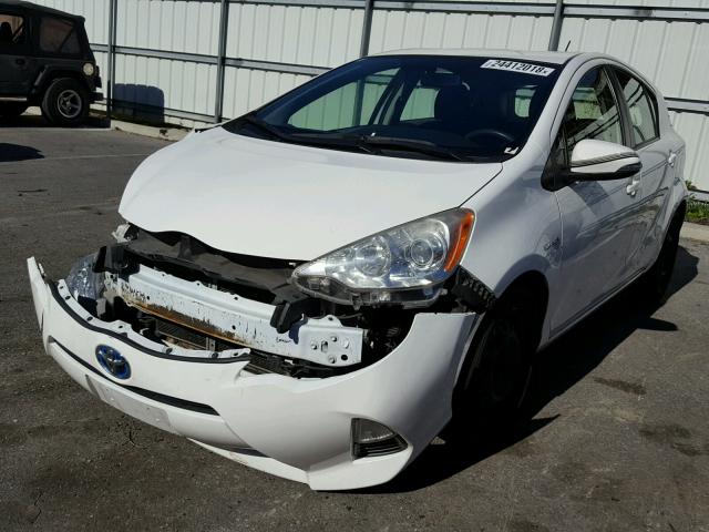 JTDKDTB3XD1531003 - 2013 TOYOTA PRIUS C WHITE photo 2