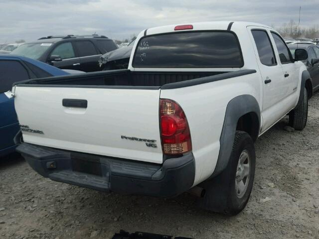 5TEJU62N68Z470632 - 2008 TOYOTA TACOMA DOU WHITE photo 4