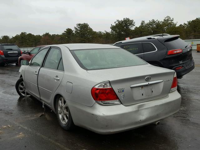 4T1BE30K55U419938 - 2005 TOYOTA CAMRY LE GRAY photo 3