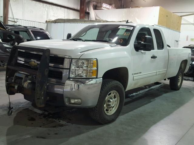 1GCHK59K09E161673 - 2009 CHEVROLET SILVERADO WHITE photo 2