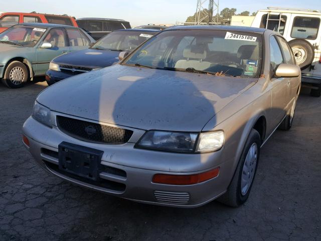 JN1CA21D1TT109578 - 1996 NISSAN MAXIMA GLE GOLD photo 2