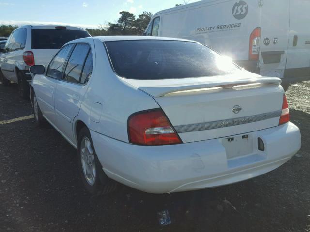 1N4DL01A0YC120817 - 2000 NISSAN ALTIMA XE WHITE photo 3