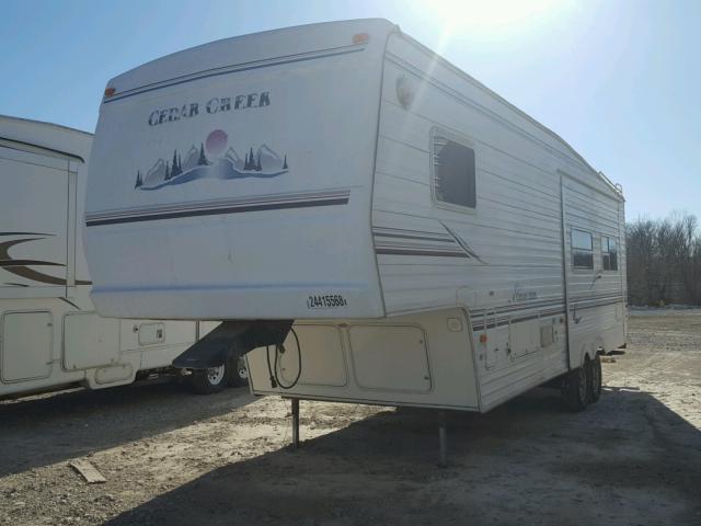 4X4FCRF241P182660 - 2001 CEDA 5TH WHEEL WHITE photo 2