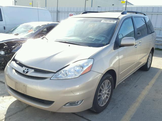 5TDZK22C39S271990 - 2009 TOYOTA SIENNA XLE GOLD photo 2