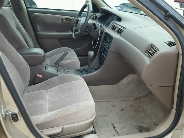 JT2BG22K4X0271693 - 1999 TOYOTA CAMRY LE BEIGE photo 5