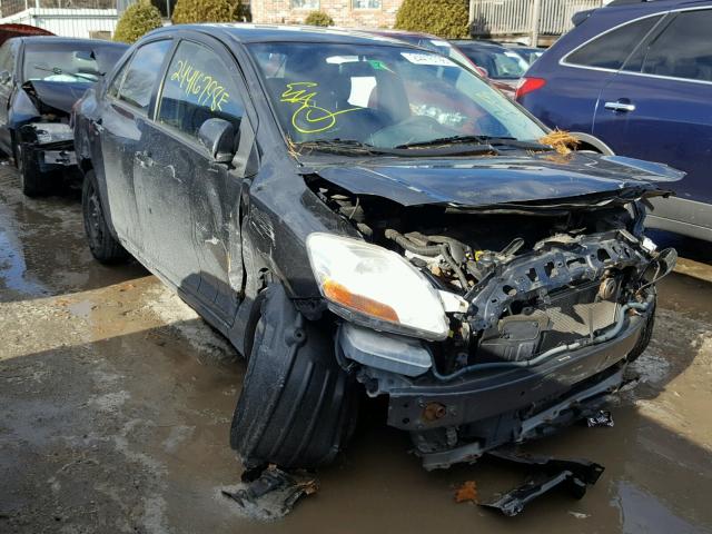 JTDBT903294043629 - 2009 TOYOTA YARIS GRAY photo 1