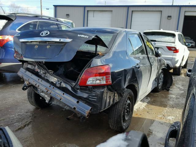 JTDBT903294043629 - 2009 TOYOTA YARIS GRAY photo 4