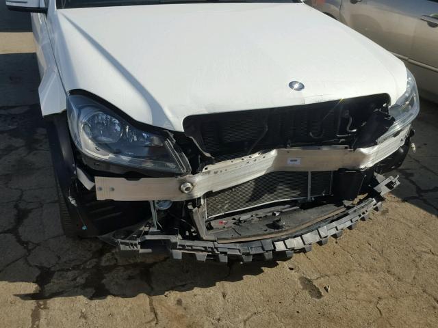 WDDGF5HB6DA857641 - 2013 MERCEDES-BENZ C 350 WHITE photo 9