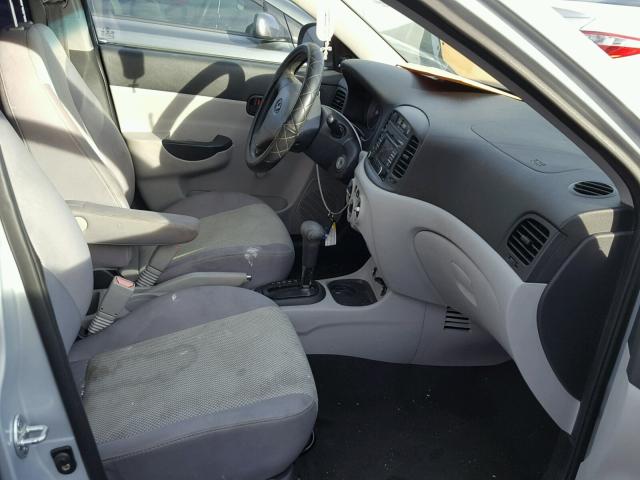 KMHCN4AC5BU586197 - 2011 HYUNDAI ACCENT GLS SILVER photo 5