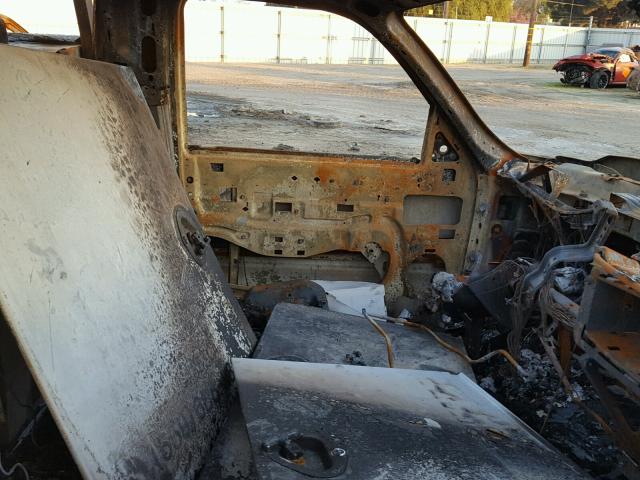 1GBHC24UX5E113911 - 2005 CHEVROLET SILVERADO BURN photo 5