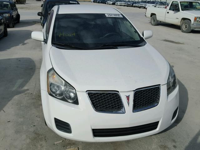 5Y2SP67839Z458210 - 2009 PONTIAC VIBE WHITE photo 9