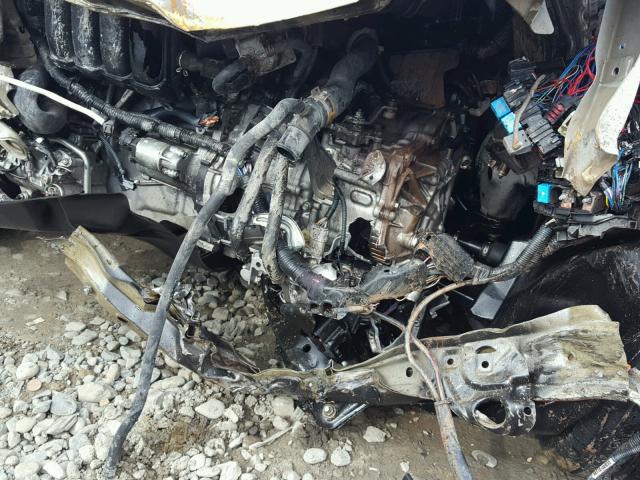 5YFBPRHE5EP139174 - 2014 TOYOTA COROLLA EC 白色 照片 9