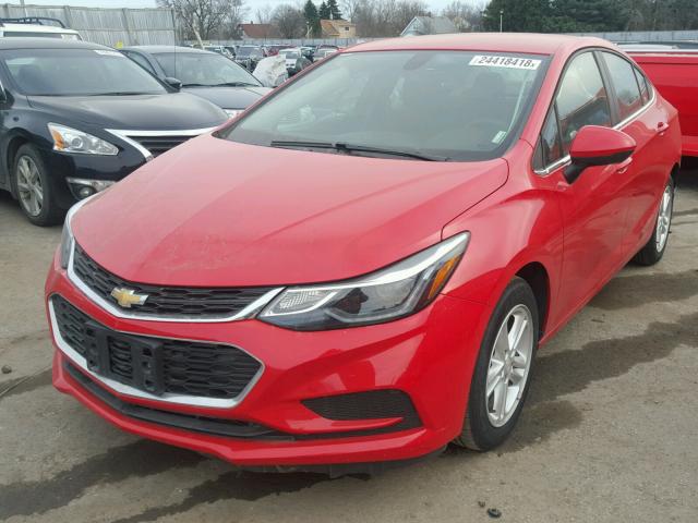 1G1BE5SM4H7228893 - 2017 CHEVROLET CRUZE LT RED photo 2