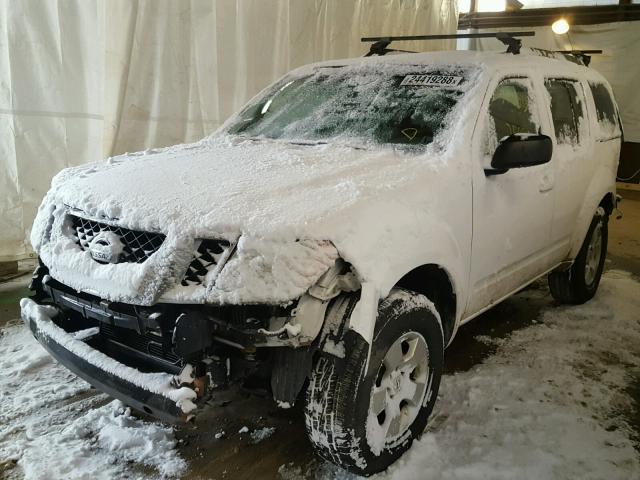 5N1AR18B18C667381 - 2008 NISSAN PATHFINDER WHITE photo 2