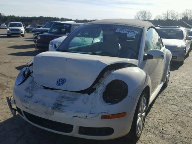 3VWRF31Y08M403252 - 2008 VOLKSWAGEN NEW BEETLE 棕色 照片 2