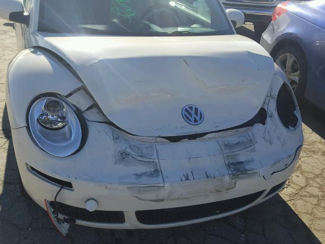 3VWRF31Y08M403252 - 2008 VOLKSWAGEN NEW BEETLE 棕色 照片 9