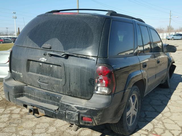 1GNDT13S752283950 - 2005 CHEVROLET TRAILBLAZE BLACK photo 4